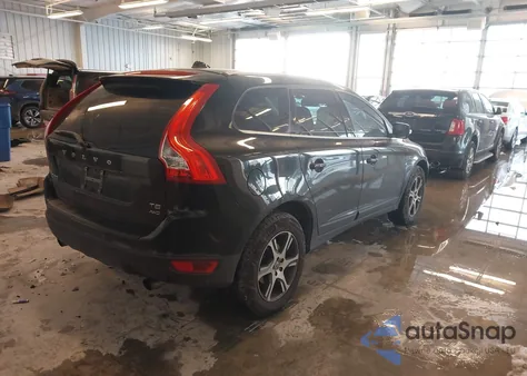 2012 Volvo Xc60 T6/T6 Platinum/T6 Premier Plus/T6 R-Design/T6 R-Design Platinum/T6 R-Design Premier Plus z USA, uszkodzony, nr VIN YV4902DZXC2305846